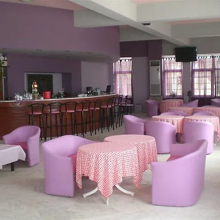Ammes Aparthotel 3*