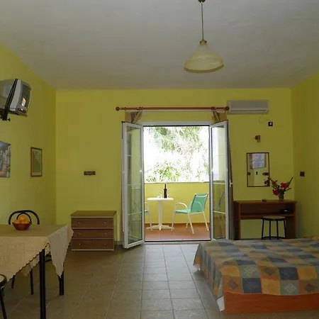 Ξενοδοχείο με διαμερίσματα Ammes