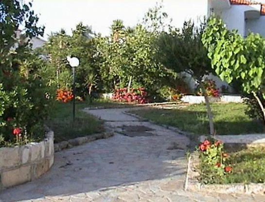 Lägenhetshotell Ammes Livathos (Kefalonia)