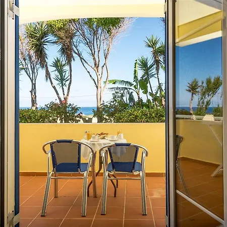 מלון דירות Ammes 3*